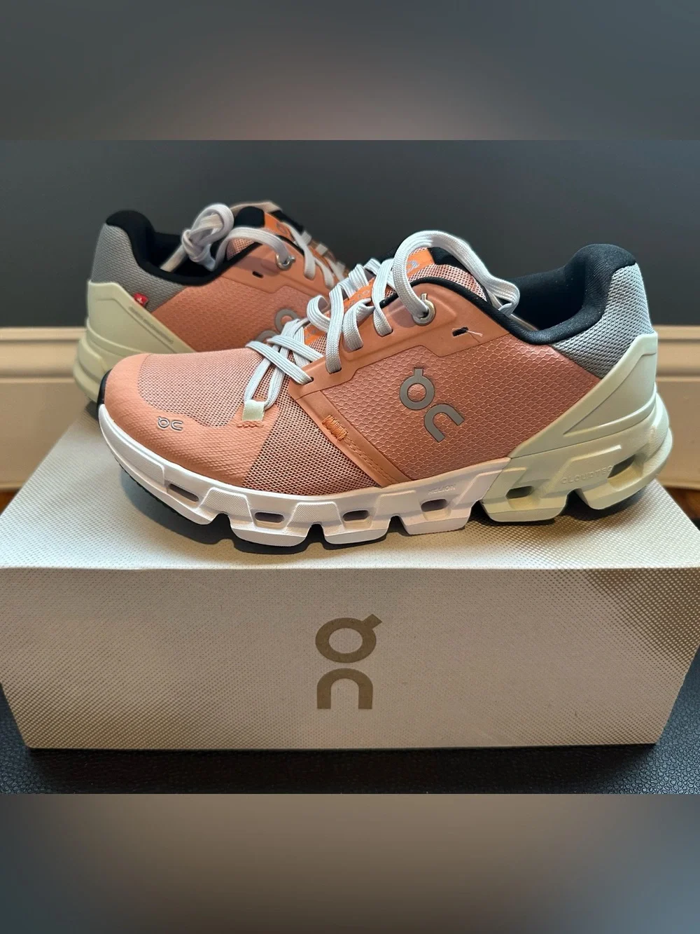 Brand New On Running Women's Cloudflyer 4 Trainer in Peach Aloe